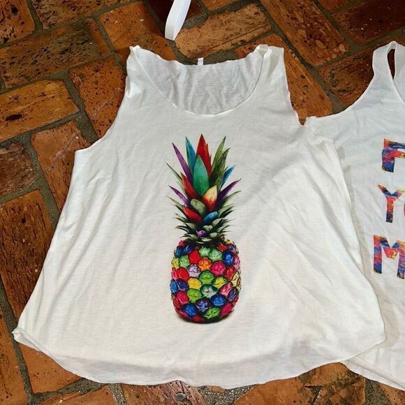 Free Your Mind Pineapple Tank - Picture 2 of 7